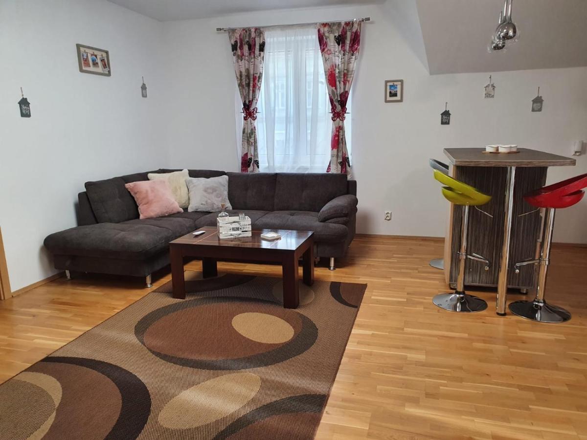 Smiley Apartment Sibiu Bagian luar foto