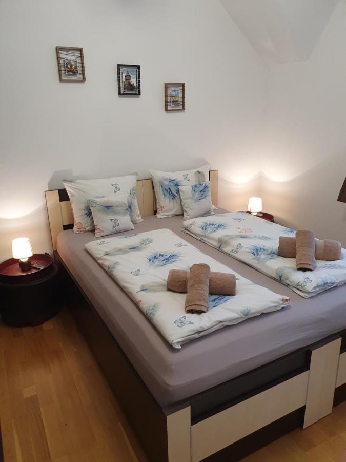 Smiley Apartment Sibiu Bagian luar foto