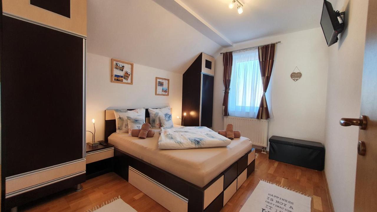 Smiley Apartment Sibiu Bagian luar foto
