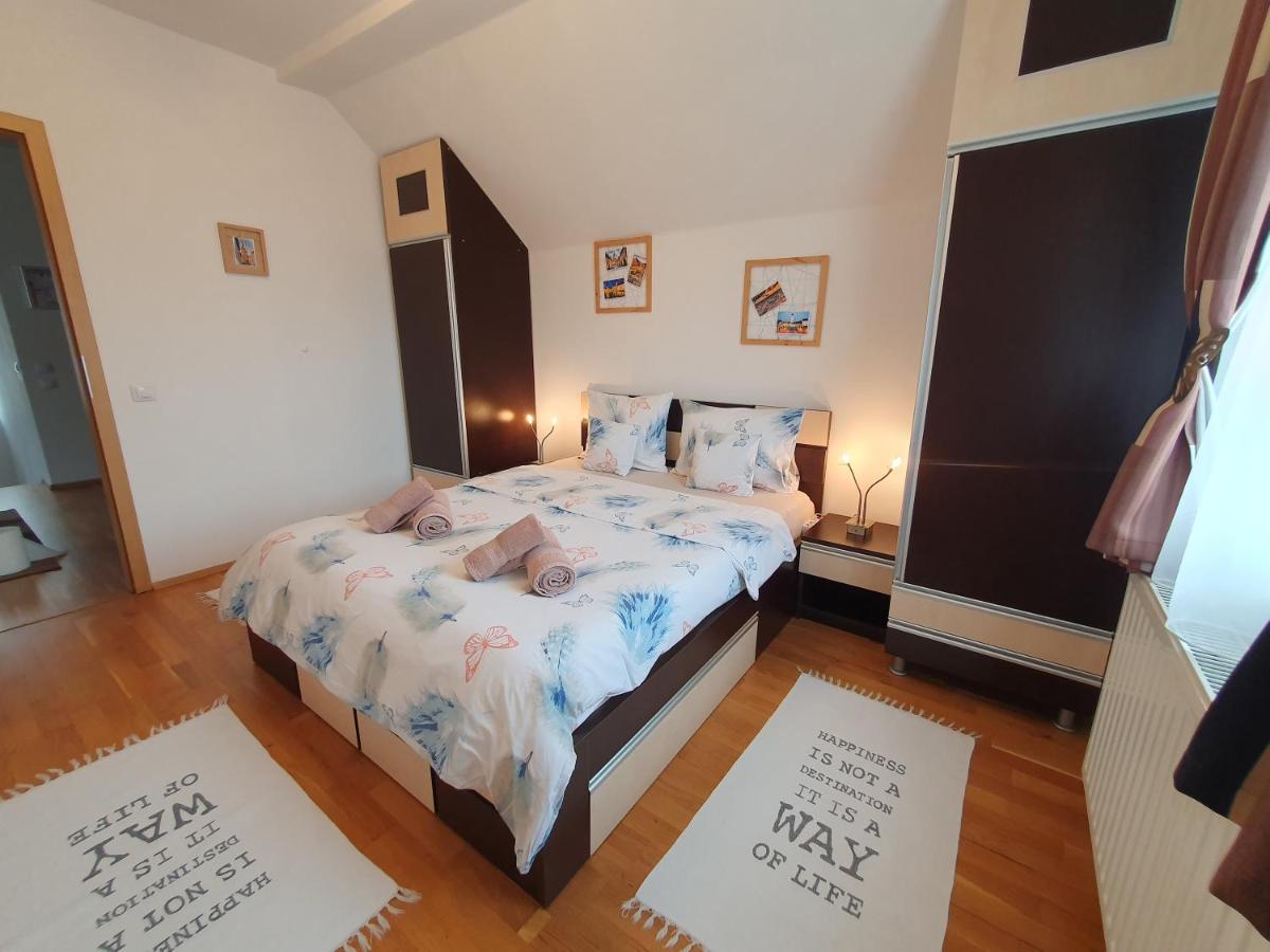 Smiley Apartment Sibiu Bagian luar foto