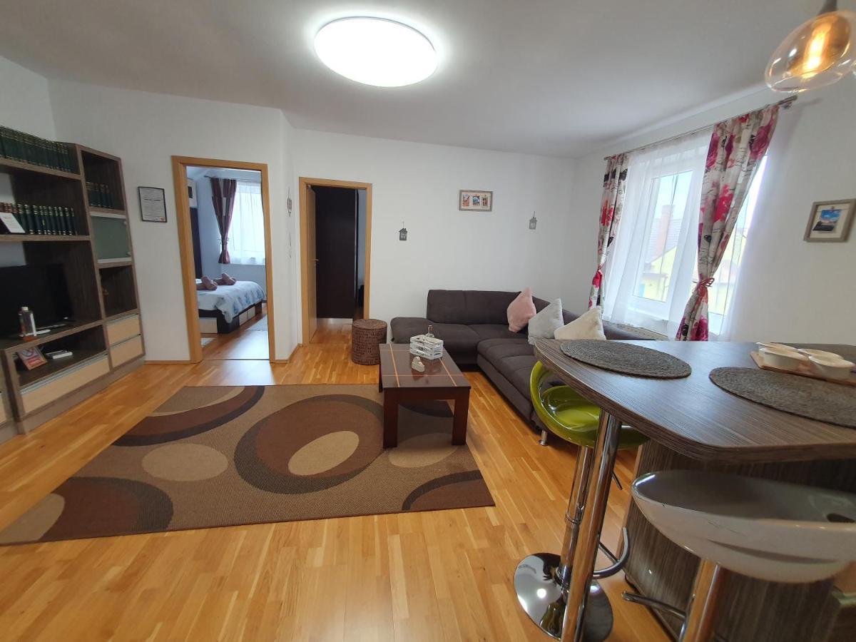 Smiley Apartment Sibiu Bagian luar foto