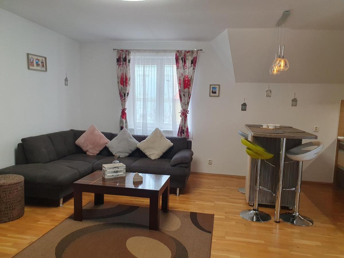 Smiley Apartment Sibiu Bagian luar foto